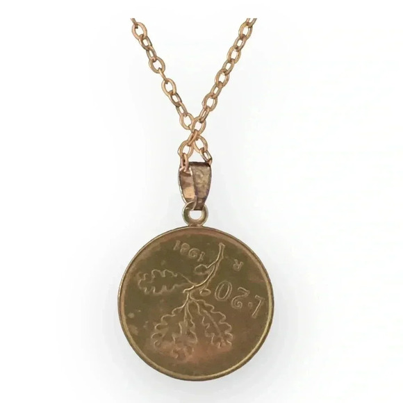 Genuine Vintage Italy coin pendant gold layered necklace - Picture 2 of 4